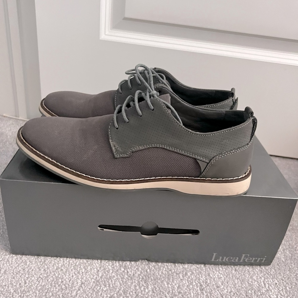 Men’s size 8 Shoes